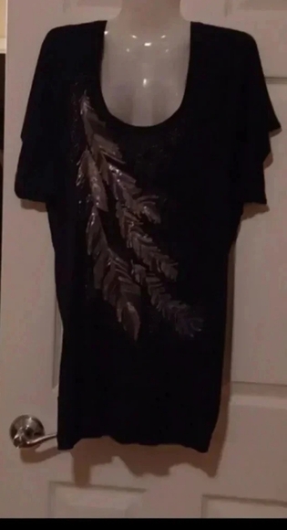 💙🐾Gorgeous black top with sparkly decor and low neckline - Picture 13 of 13